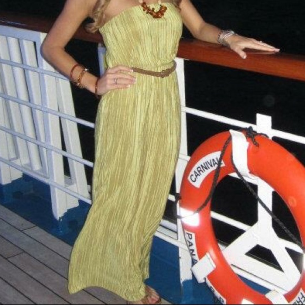 Like New! Outback Red Strapless Maxi Dress